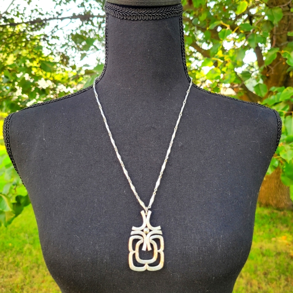 1974 Avon Mayan Vintage Geometric Articulated Pendant Necklace